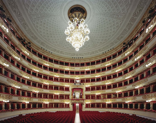 [La Scala Milan Italy[2].jpg]