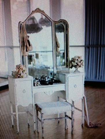 [White Vanity[6].jpg]