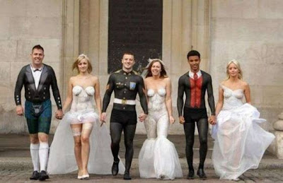 pernikahan aneh 10 Foto Pernikahan yang aneh