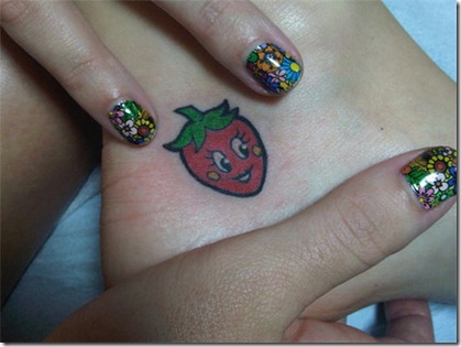 katy_perry_strawberry_tattoo_large