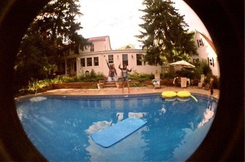 [179614_1548917246674_1347386279_31234864_4086846_n_large[4].jpg]