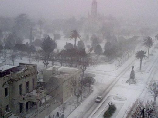 [Buenos Aires snowstorm[3].jpg]