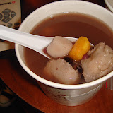 タロイモと芋圓が小豆のお汁粉に入ってます。
甘さ控えめでホントに美味しかった！