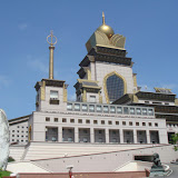 中台禅寺。
台北101と同じ建築家さんが設計した超でっかい近代的な建物で、いかにもお金かかってますな雰囲気。
禅寺というと日本ではわび・さびといった風情ある雰囲気だと思うけど、ここは新しいせいかあまりお寺という感じがしなかったな。仏教系の学校が併設されているみたいでした。