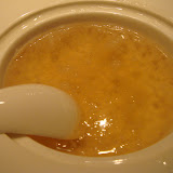 燕の巣のスープ。デザート的な感じで甘かった。