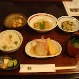 タマネギ嫌いなんだけど、コレは甘くて美味しかった！
タマネギが油であげてあって、さらにそれをだし汁で煮込んであったのかなぁ。大根おろしで食べました。