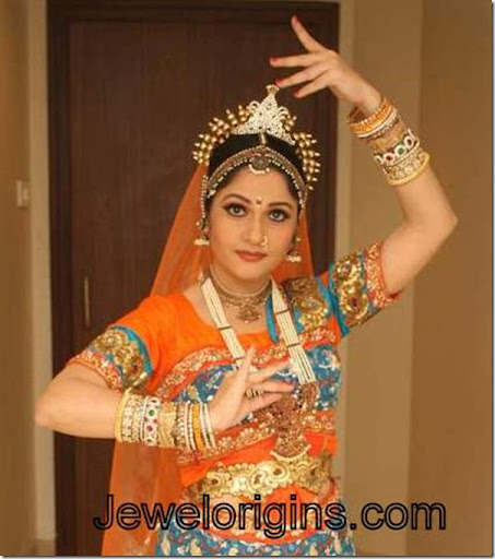 Bollywood and South Indian actress Gracy Singh with designer gold and pearl