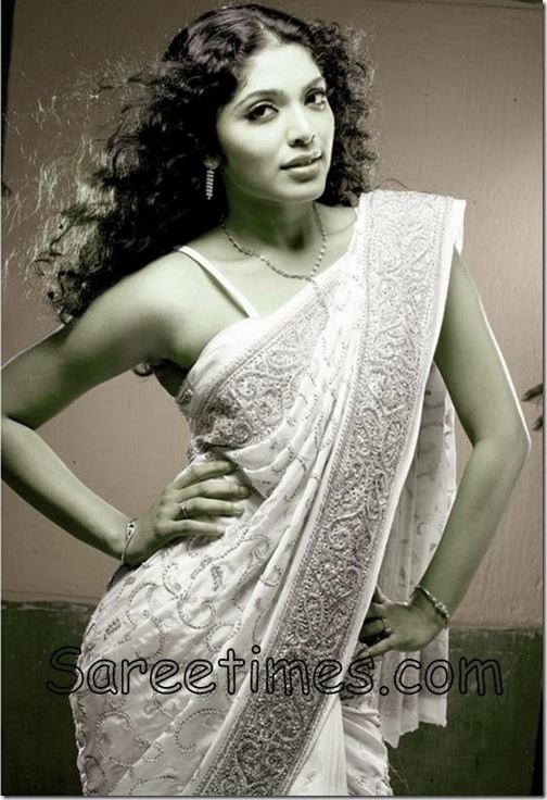 Rima_Kallingal_Embroidery_Saree