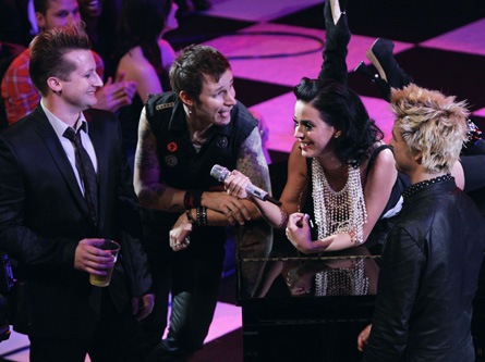 [katy_perry_greenday_92806128[12].jpg]