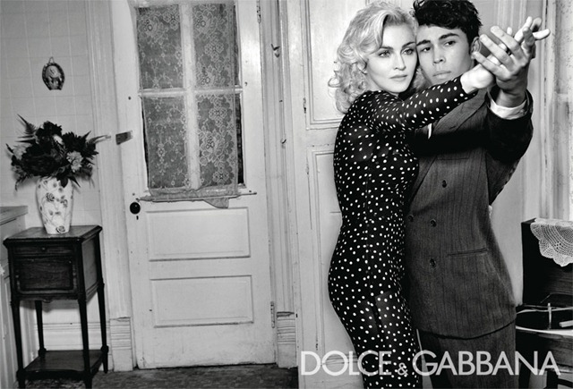 [20100713-madonna-dolce-gabbana-fall-winter-campaign-03[3].jpg]