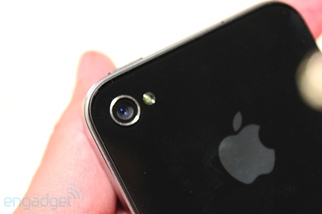 [iphone-4-first-hands-2010-06-0712-07-39-rm-eng[6].jpg]