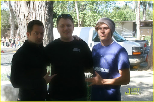 zac-efron-thomas-lennon-17-again-00.jpg