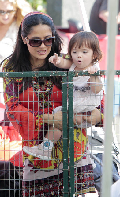 IMAGE ID # 1954862 Salma Hayek and her beautiful baby girl Valentina enjoy a day at the market in Los Angeles. Valentina was not impressed with the animals; she would not ride a pony and would not pet a bunny, but was very excited about her ice cream.    CR: COQ/Fame Pictures   03/01/2009 --- Valentina Paloma Pinault, Salma Hayek --- (C) 2009 Fame Pictures, Inc. - Santa Monica, CA, U.S.A - 310-395-0500 / Sales: 310-395-0500