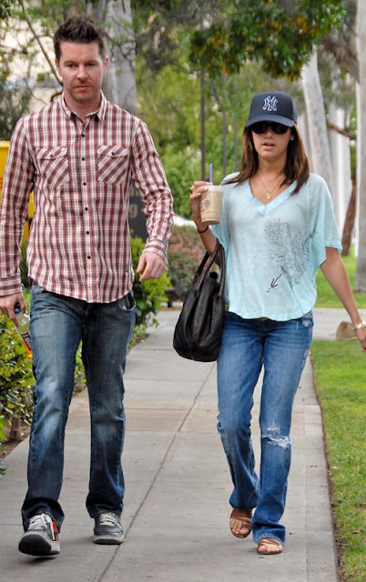 March 9, 2009: Ashley Tisdale spotted with a friend at Warner Brothers Studios in Los Angeles, California. Credit: INFphoto.com Ref.: infusla-83