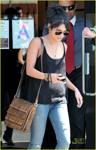 vanessa-hudgens-kiwami-sushi-03.jpg