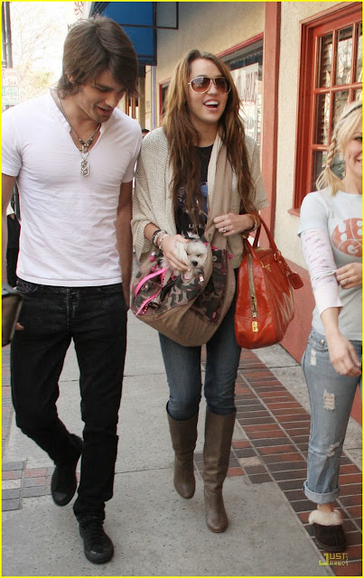 miley-cyrus-justin-gaston-market-city-01.jpg