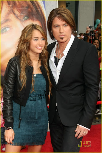 miley-cyrus-hm-premiere-23.jpg