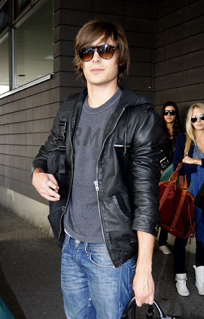 Zac Efron  and his mother at Tegel Airport to catch a flight to Madrid Berlin, Germany - 27.04.09 Credit: WENN.com