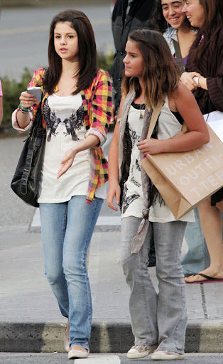 selena-gomez-5199-7.jpg