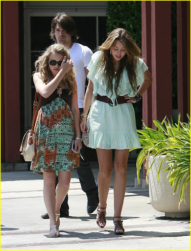 miley-cyrus-emily-osment-pasadena-pair-03.jpg