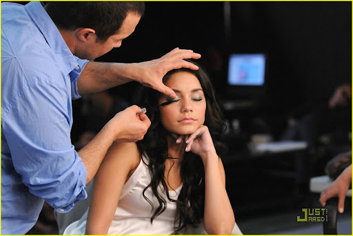 vanessa-hudgens-neutrogena-shoot-08.jpg