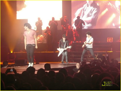 jonas-brothers-zenith-zesty-05.jpg