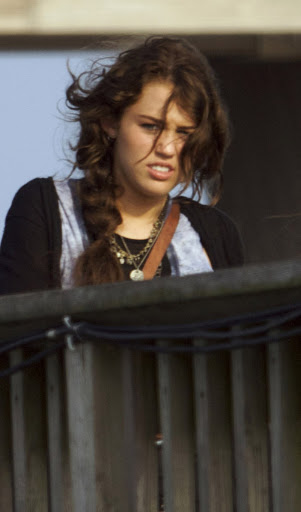 June 19, 2009: Miley Cyrus pictured on 'The Last Song' film set on Tybee Island, Georgia. Credit: INFphoto.com   Ref.: infussa-01