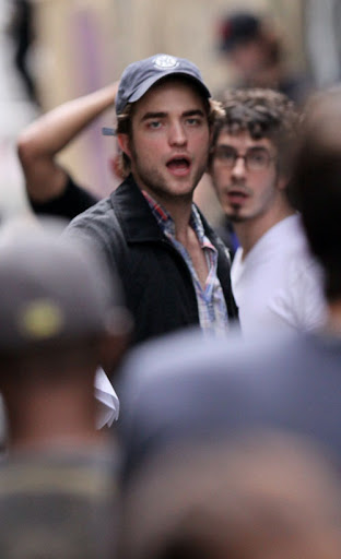 Robert Pattinson on the set of his new film 'Remember Me' shooting on location in Manhattan New York City, USA - 23.06.09 Mandatory Credit: JDH/WENN.com