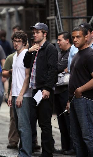 Robert Pattinson on the set of his new film 'Remember Me' shooting on location in Manhattan New York City, USA - 23.06.09 Mandatory Credit: JDH/WENN.com