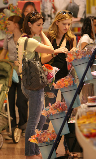 June 23, 2009: Ashley Greene spotted with a friend at Menchie's Frozen Yogurt and It Sugar at City Walk in Los Angeles, California today. Credit: Miguel Aguilar/INFphoto.com Ref.: infusla-140