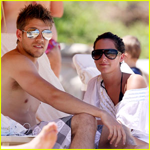 ashley-tisdale-scott-speer-hawaii.jpg