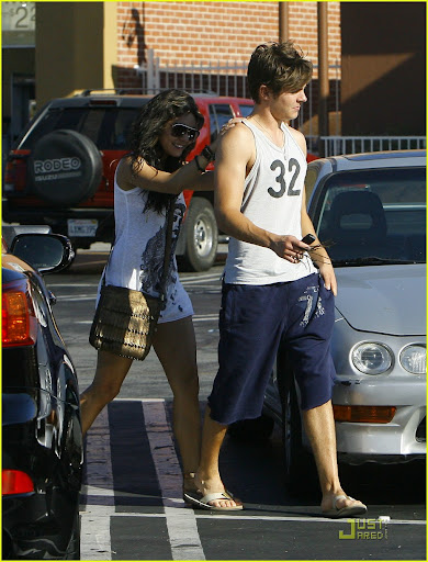 zac-efron-vanessa-hudgens-panera-bread-06.jpg