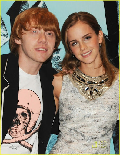 rupert-grint-emma-watson-claridges-couple-05.jpg