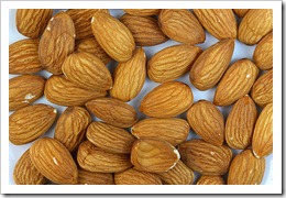 800px-Sa_almonds