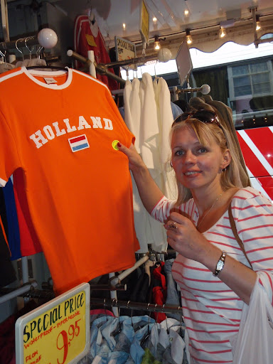 Свежей селёдочки не хотите?:) А также развиртуализация и Volendam. 