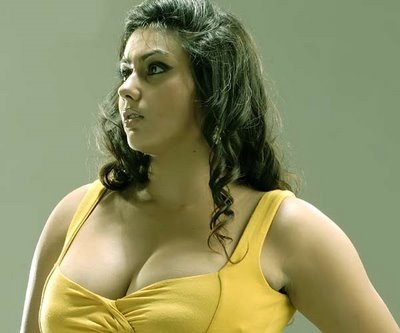 [namitha_Indra_Vizha1[3].jpg]