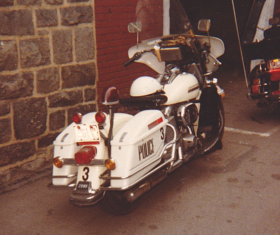 [Police Harley1982[2].jpg]