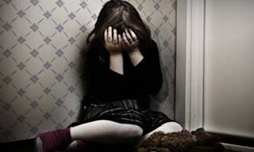 http://lh5.ggpht.com/__ZItfc-xT4M/S4RFHYXrCtI/AAAAAAAAA7k/KEGzt7mDANU/violacion.jpg