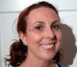 Sparkly circus eyes are hawt.
