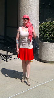 Cancer fashionista.  I love this chick!