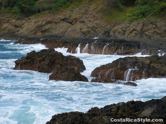 Costa Rica Rocky beach