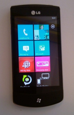 [LG-Optimus-7-running-windows-phone[2].jpg]