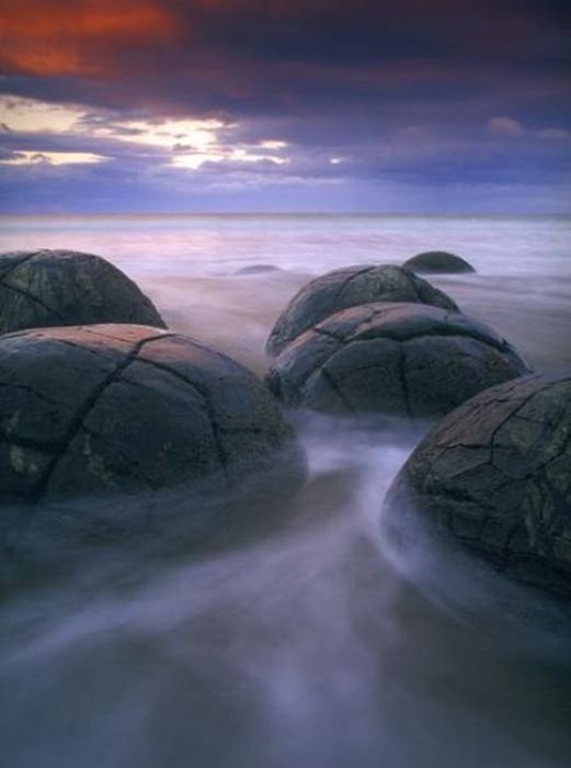 Moeraki-Boulders (6) Moeraki-Boulders (6)