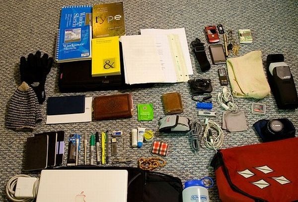 handbag-content (20) handbag-content (20)