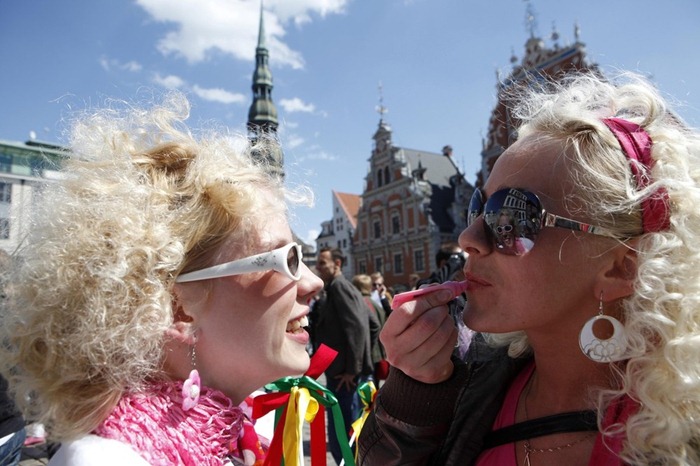riga-blonde-parade (2) riga-blonde-parade (2)