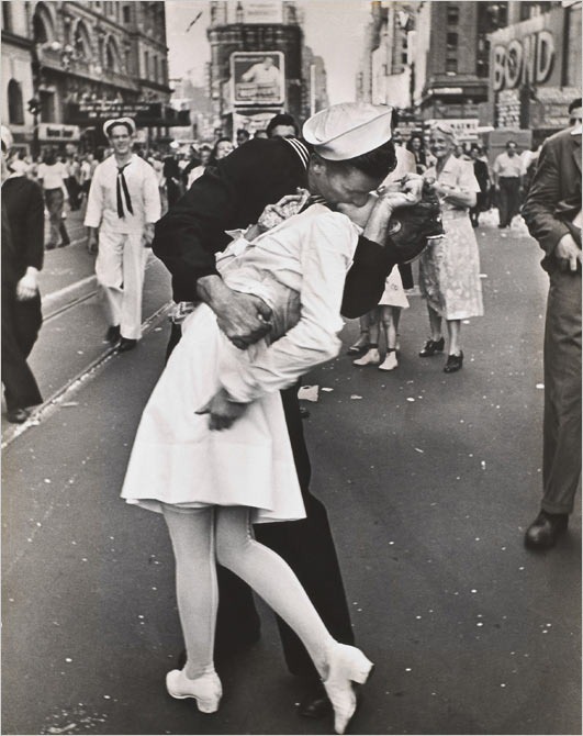 time-square-kiss (12)