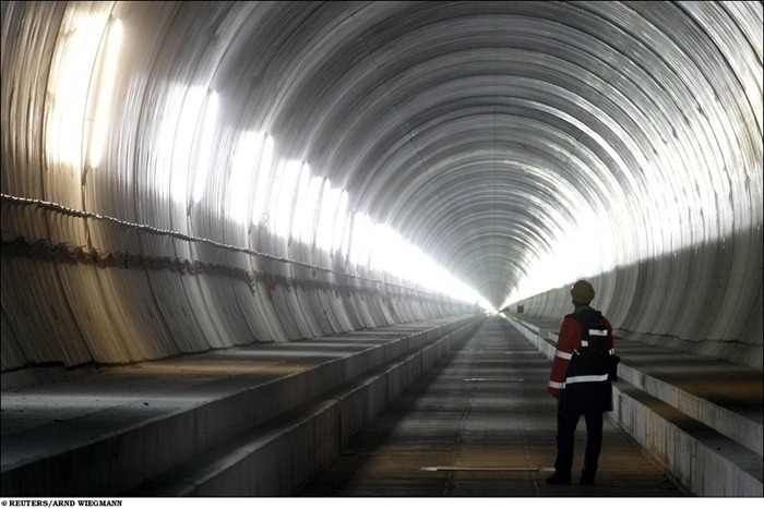 longest-rail-tunnel (2) longest-rail-tunnel (2)