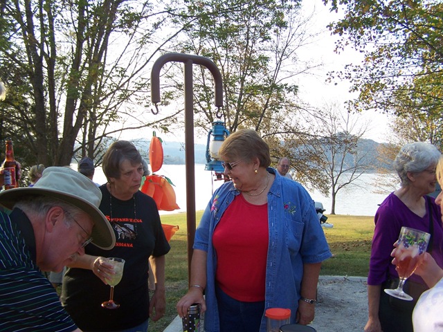 [20100072.jpg]