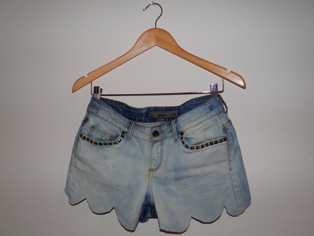 [SCALLOPTOPSHOPESQUESHORTS26.jpg]