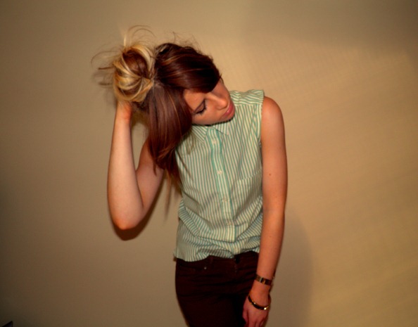 DIY SLEEVELESS GREEN CANDY STRIPED SHIRT 1 DIY SLEEVELESS GREEN CANDY STRIPED SHIRT 1